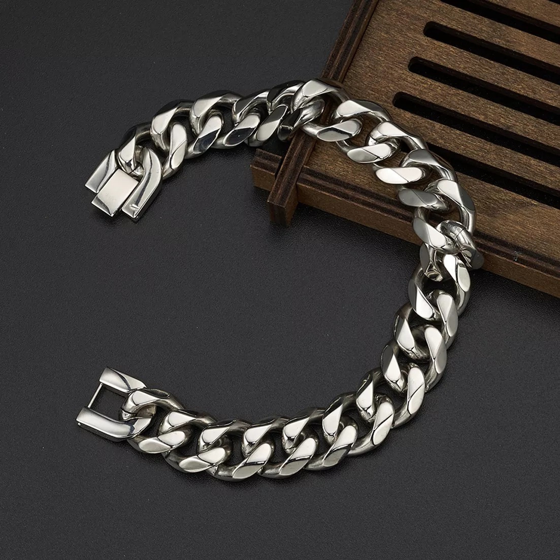 Bracciale a catena cubana in a - Ceramic Link Bracelet recensione e prezzo