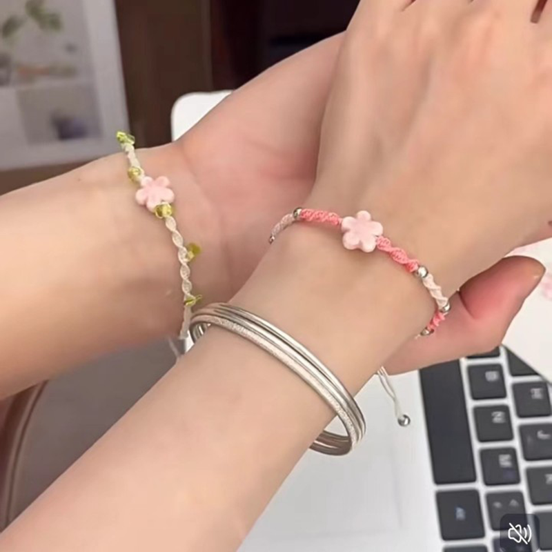 Bracciale fiore fortunato con  - Ceramic Link Bracelet recensione e prezzo